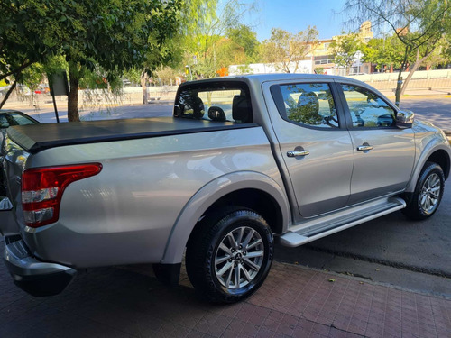Imagen 3 de 11 de Mitsubishi L200 2018 2.4 Di-d High Power 181cv Cuero