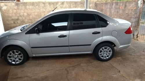 Ford Fiesta Sedan 1.6 Flex 4p 2005