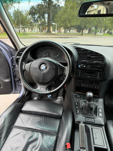 BMW Serie 3 2.0 328i Sedan