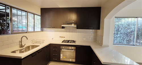 Casa En Arriendo 3 Dorm 2 Baños- Los Domínicos- Las Condes
