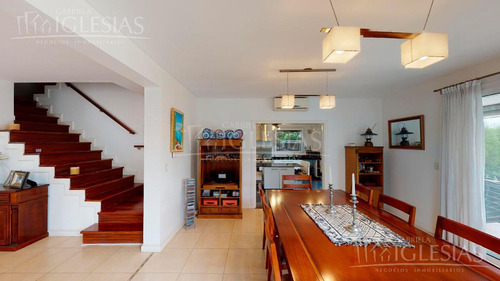 Tour 360º - Casa Al Lago Con Cuatro Dormitorios En Los Sauces