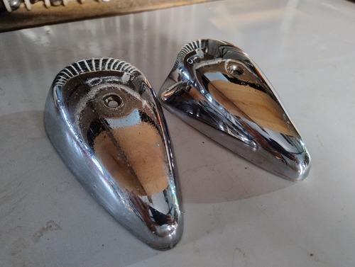 Capas Seta Fusca Até 70 Sorriso Curto Originais Vw Par Metal (Usado)