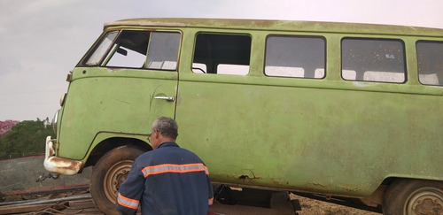 Vw Kombi Com Motor 1500cc P/ Restaurar Exportaçao