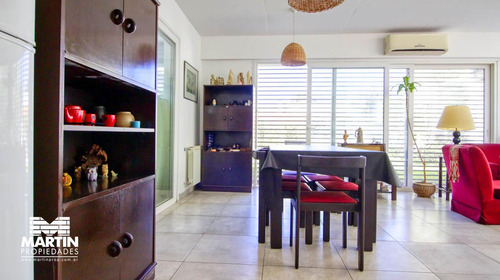 Excelente Y Moderna Casa Minimalista 5 Ambientes Con Pileta - Martínez, 3 Cuadras De Santa Fe