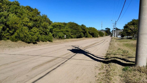 Estratégica Fraccion De 2.760 M2 Sobre Av. Principal