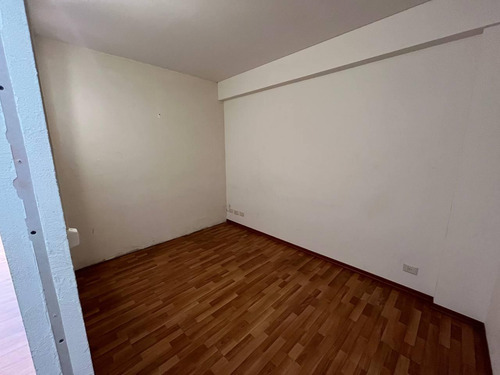 Venta Departamento 2 Amb Con Cochera En Alsina Y Av. Maipú, Florida Este