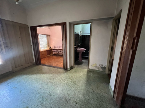 Vendo Casa Con Lote Grande Para Contruir Y Galpon Grande Para Oficio