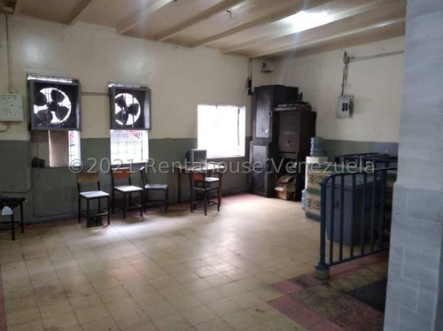Imagen 12 de 13 de Local Comercial En Alquiler #23-8715 Yubelys Martínez 04242763692 Rent-a-house