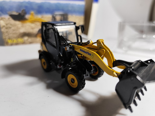 Retro Diecast Esc.1/50 Usada Komatsu (Usado)