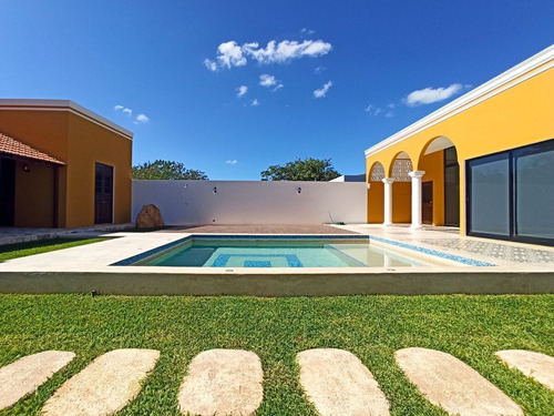Venta De Casa De Un Piso, Remodelada En Baspul, 4 Recámaras