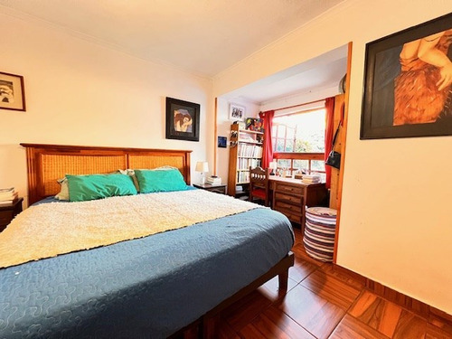Casa En Venta De 5 Dorm. En Macul