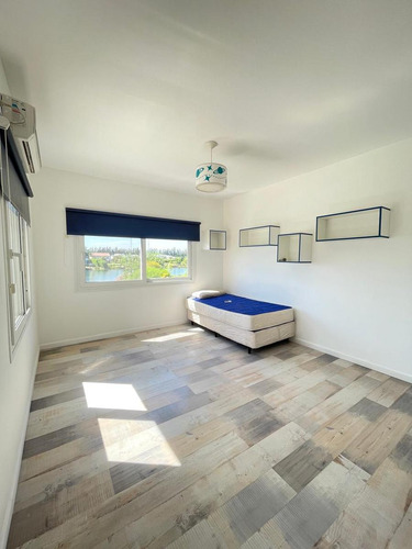 Casa En Alq. Anual - Santa Teresa, Villanueva - 5 Amb - A La Laguna Con Muelle
