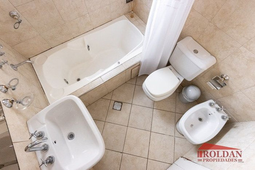 Bajamos El Precio - Chalet-lote 303 M2-living-coc-3 Dorm En