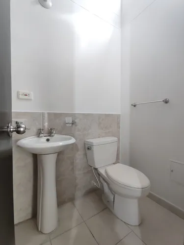 Casa En Arriendo En Prados Del Este. Cod A17873