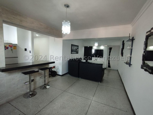 Maribel Morillo & Naudy Escalona Venden  Lindo Apartamento Con Amplias Áreasen Zona Oeste,  Barquisimeto  Lara, Venezuela,  3 Dormitorios  2 Baños  85 M² 