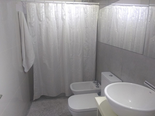 Imagen 15 de 17 de En Venta Casa De Pasillo Con Patio. No Ph.
