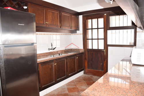 Casa En Roosevelt, 3 Dormitorios *- Ref: 3277
