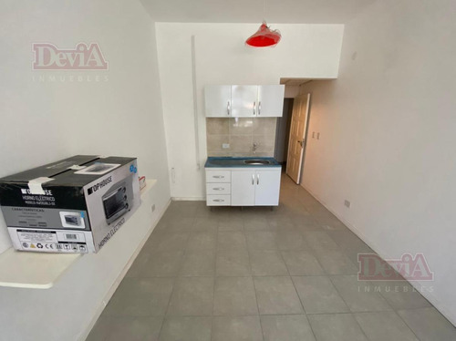 Imagen 3 de 13 de Alquiler Comercial - Oficina - Avenida Forest 900 - Chacarita