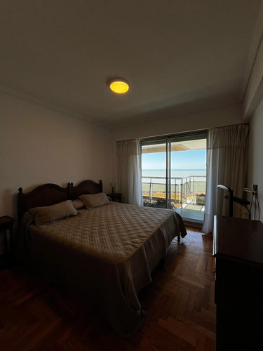 Departamento 3 Ambientes Con Dependencia En Playa Grande, Vista Al Mar, Cochera Y Baulera