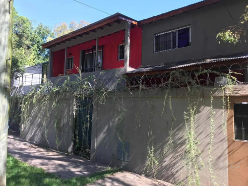 Casa De 6 Amb. En Venta- Barrio Parque Leloir, Ituzaingo