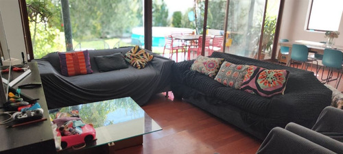Casa En Venta De 4 Dorm. En Las Condes Apumanque J80