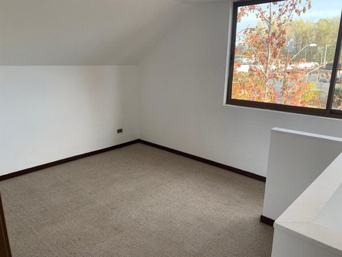 Casa En Arriendo De 3d/3b En Condominio Los Poleros Machalí