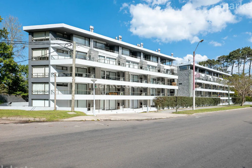 Unique - 1 Dorm Y Medio