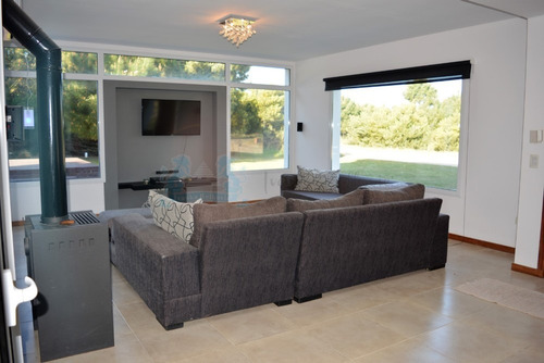 Venta Casa Costa Esmeralda Barrio Golf 2 0211 Amoblada