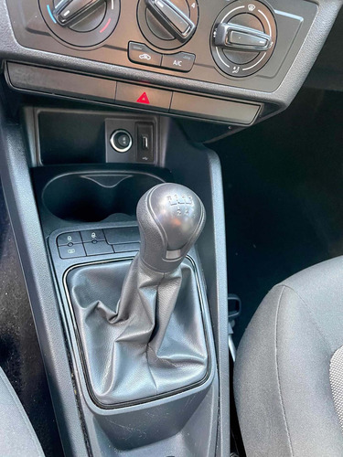 Imagen 12 de 15 de Seat Ibiza 2017 1.6 Style 5p Mt