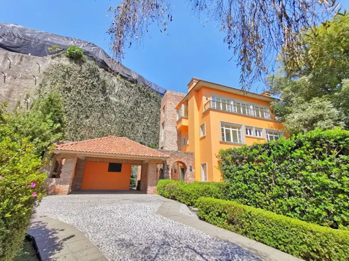 Casa En Venta En La Toscana En Bosques De Las Lomas: Tu Nuevo Hogar !