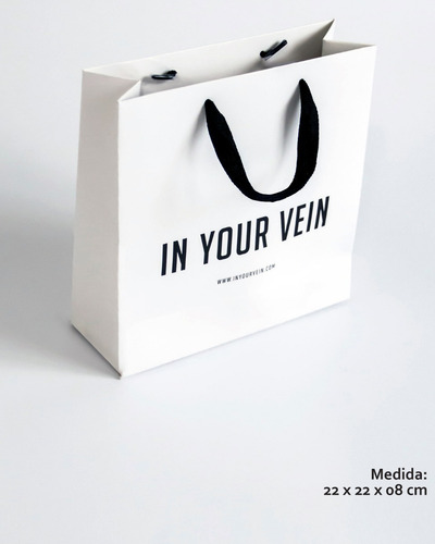 Bolsa Cart. Blanca - 22x22x08 Cm - Manija Negra - Pack 10