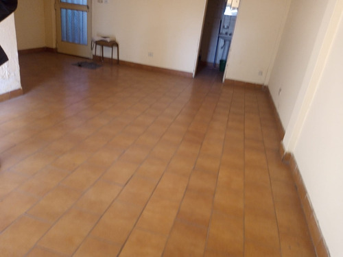 Depto. 1º Piso A La Calle Con Balcon Corrido. Ramos Mejia Sur, 3 Amb.-