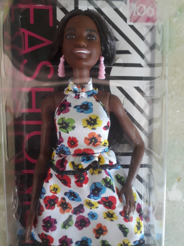 Boneca Barbie Negra 106