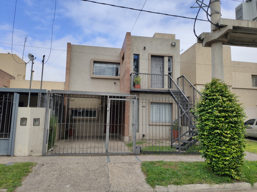 Dueño Vende Duplex Barrio Nuevo Poeta Lugones. 