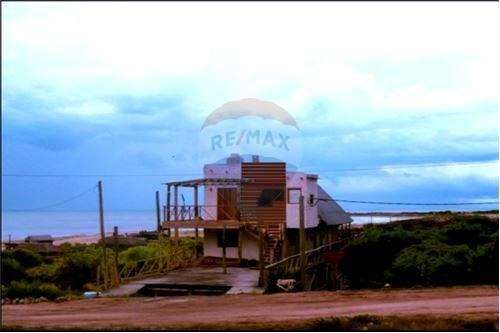 Se Vende Complejo De Cabañas En Punta Del Diablo