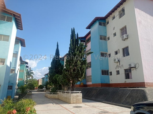 Alquilo Apartamento Amoblado  En  Urb. Patarata Cod: 24-15054