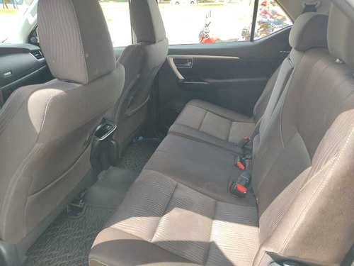 Imagem 10 de 13 de Toyota Sw4 2.7 Sr 7l 4x2 (aut) (flex)