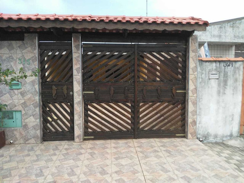 Imagem 1 de 14 de Casa Em Mongaguá Lado Morro 1 Quarto,4 Vagas De Garagem 869