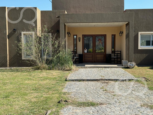 Casa En Barrio Fincas De San Vicente Chacras