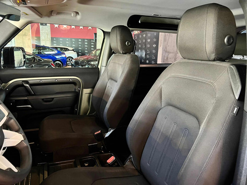Land Rover Defender New Model 90 P300