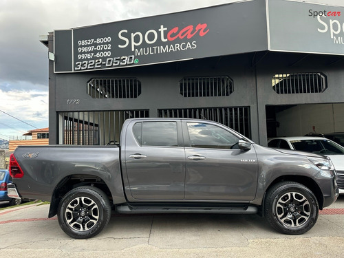 Toyota Hilux 2.8 D-4D TURBO DIESEL CD SRX 4X4 AUTOMÁTICO
