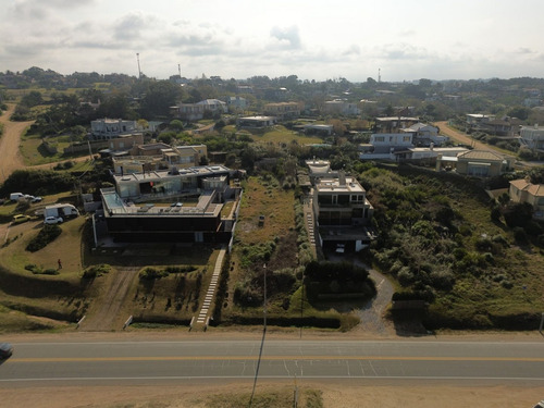 Terreno En Venta Primera Linea Al Mar El Chorro Punta Piedra (ref: Bpv-3589)