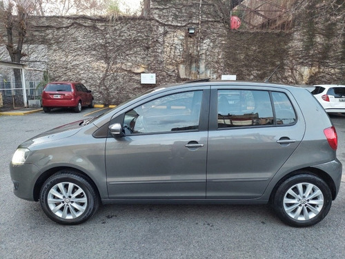 Imagen 15 de 25 de Volkswagen Fox 2013 1.6 Highline