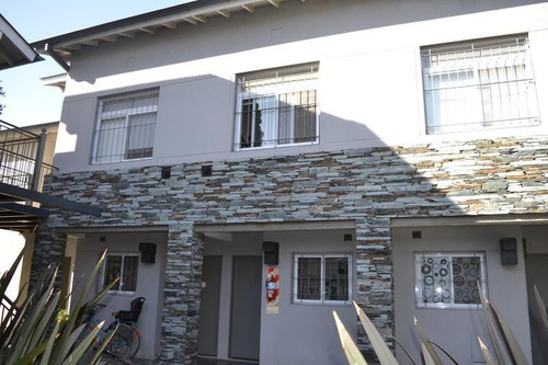 Imagen 4 de 25 de Triplex En Complejo Cerrado - Bella Vista