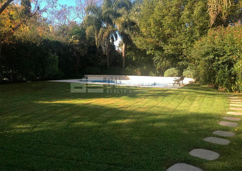 D. Esteche Realty