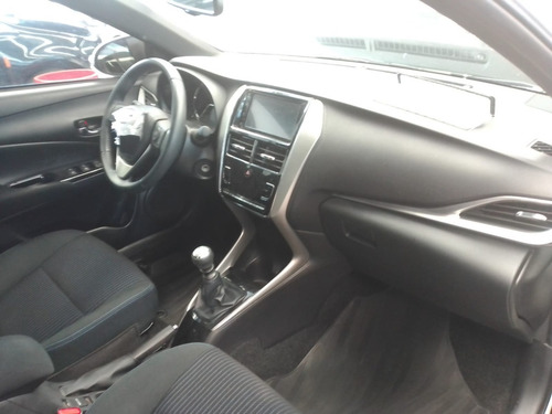 Imagen 5 de 6 de Toyota Yaris Xls 1.5 6m/t
