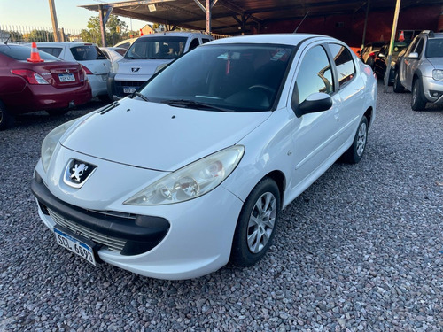 Peugeot 207 1.4 Sedan Active 75cv