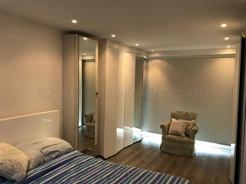 Se Vende Apartamento En El Rosal Mls #23-26390