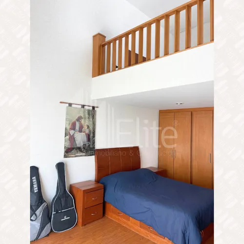 Casa En Venta Con Amplio Jardin En Cumbres Del Lago