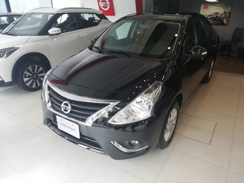 Nissan Versa V-drive Automático
